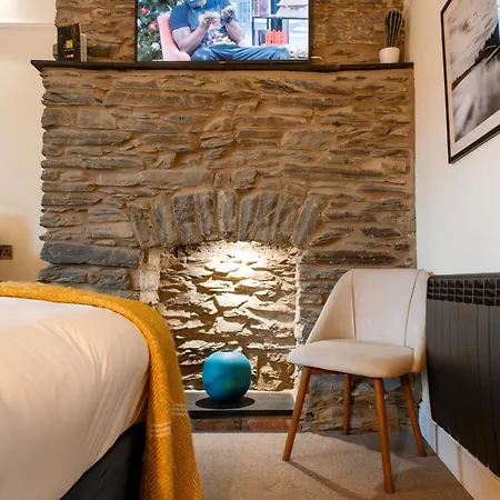 Devils Falls At The Luxury Hafod Hotel Aberystwyth Devils Bridge Exterior photo