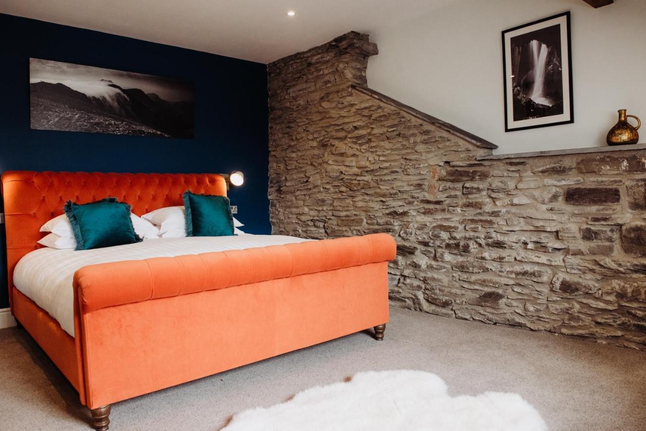 Landhuis Devils Falls At The Luxury Hafod Aberystwyth *
