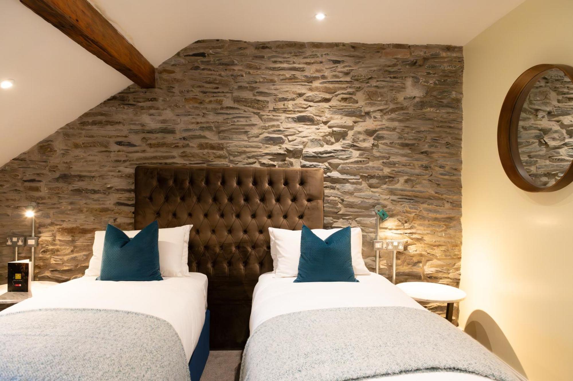 Devils Falls At The Luxury Hafod Aberystwyth Landhuis Devils Bridge